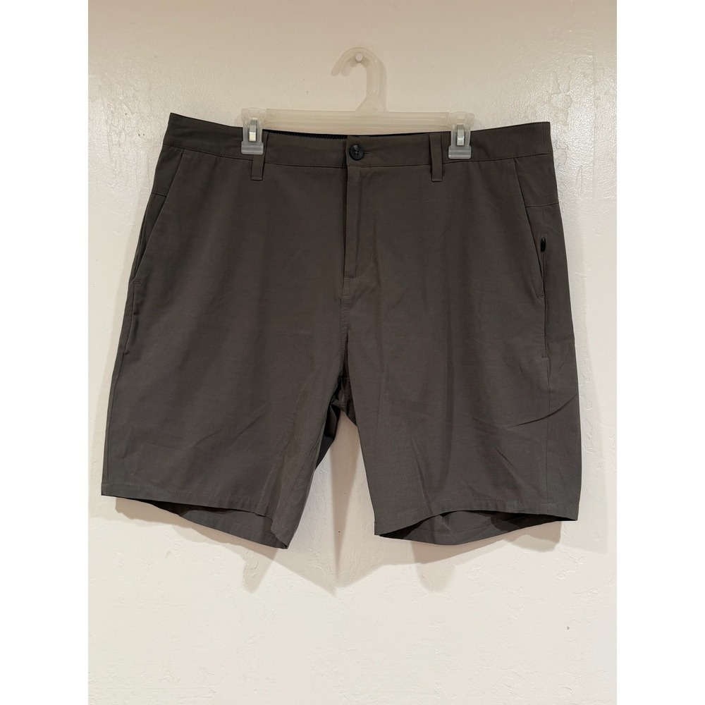 Vuori Aim Charcoal Grey Mens Performance Stretch Chino Shorts Size 36 - Picture 2 of 8